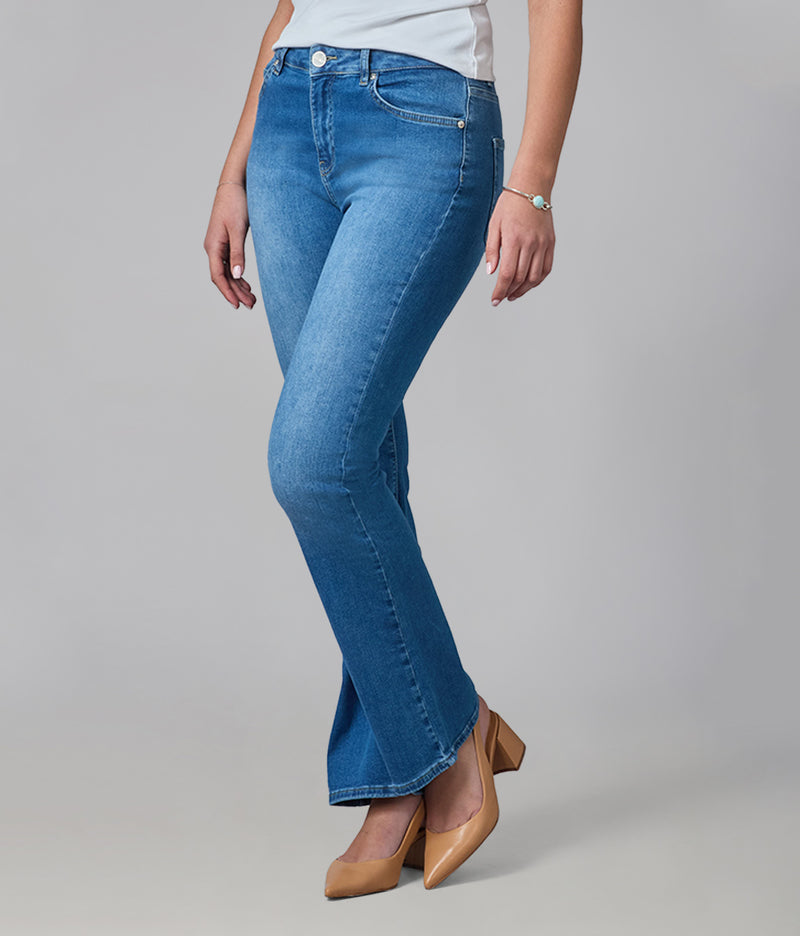 BILLIE-MDL High Rise Bootcut Jeans