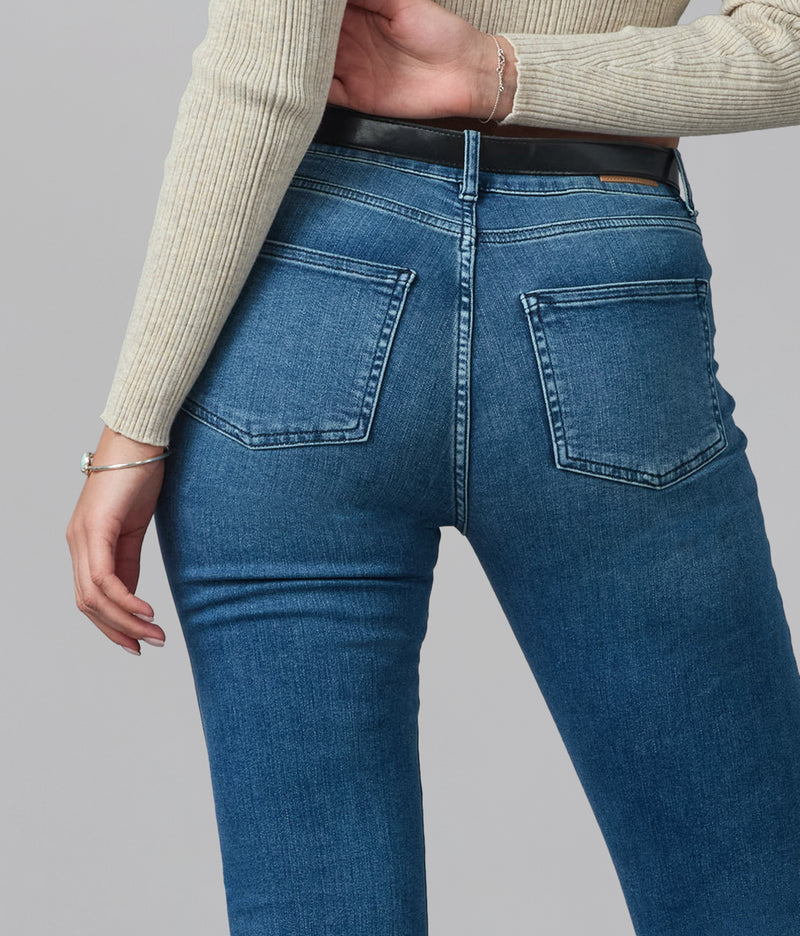 BILLIE-DIS2 High Rise Bootcut Jeans
